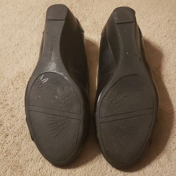 AK Sport Black Flats. Size 8 - Picture 2 of 5